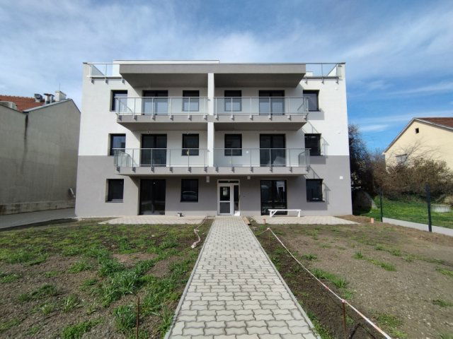 Eladó téglalakás, Siófokon 73.9 M Ft, 2 szobás