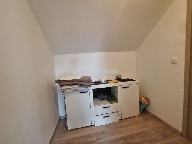 Eladó családi ház, Kőszegen 84.99 M Ft, 5 szobás