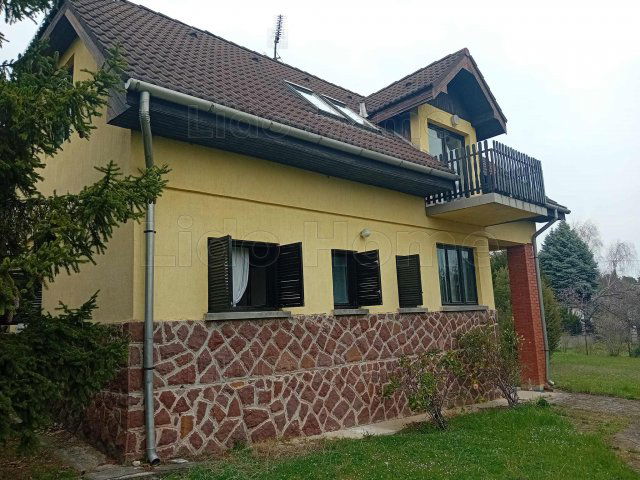 Eladó nyaraló, Balatonakaliban 79.9 M Ft, 13 szobás