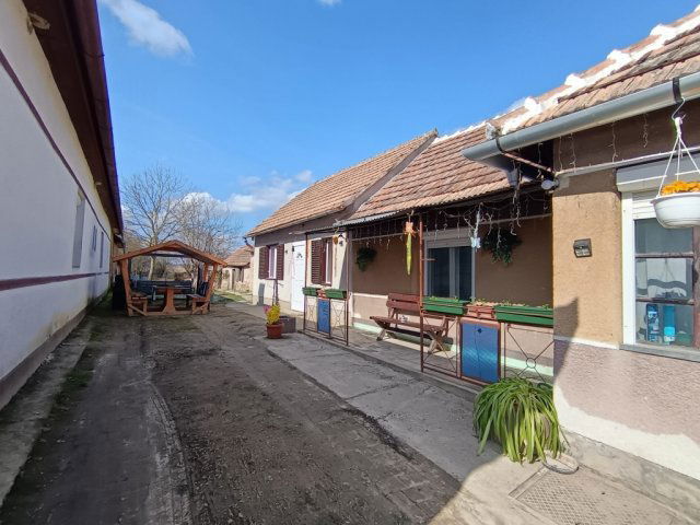 Eladó családi ház, Segesden 29.9 M Ft, 3 szobás