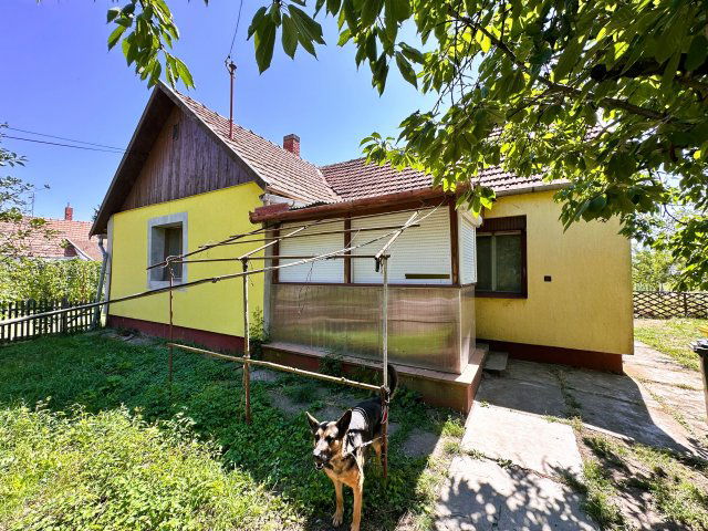 Eladó családi ház, Sarkadon 6 M Ft, 2 szobás