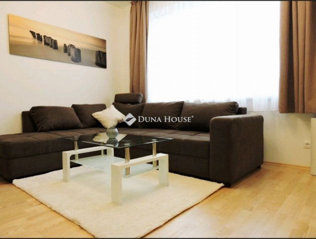 Eladó téglalakás, Budapesten, VIII. kerületben 120 M Ft