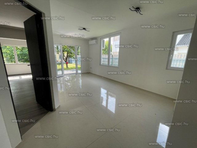 Eladó családi ház, Dunakeszin 94.9 M Ft, 2+1 szobás