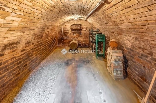 Eladó családi ház, Mendén 153 M Ft, 4 szobás