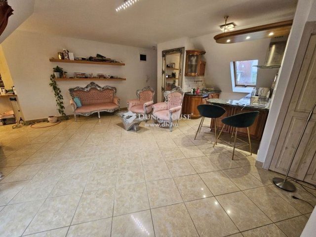 Eladó téglalakás, Budapesten, II. kerületben 99 M Ft, 2 szobás