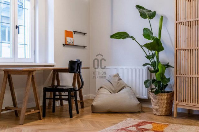 Eladó téglalakás, Budapesten, I. kerületben 80 M Ft, 1 szobás