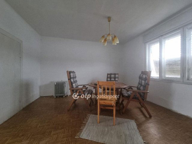 Eladó családi ház, Bakonyszentivánon 9.19 M Ft, 2 szobás