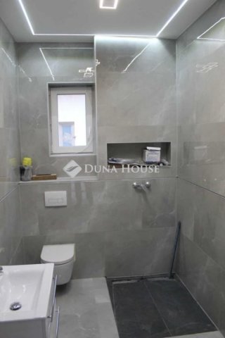 Eladó családi ház, Budakalászon 219 M Ft, 4 szobás