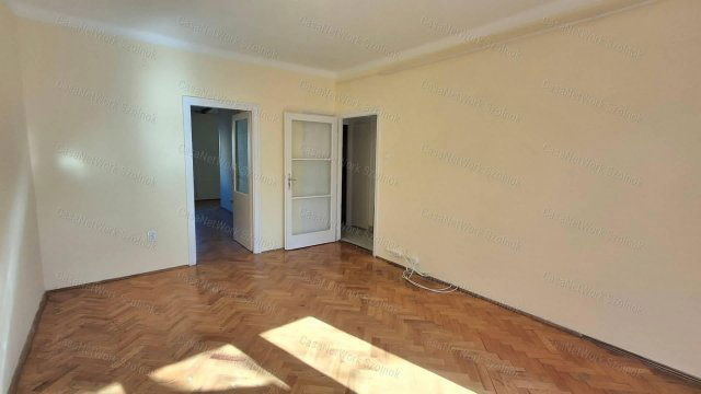 Kiadó téglalakás, albérlet, Szolnokon 120 E Ft / hó, 2+1 szobás