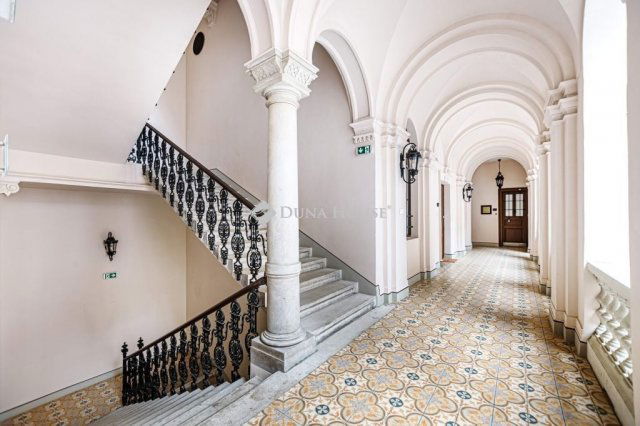 Eladó téglalakás, Budapesten, VI. kerületben 395 M Ft, 2 szobás