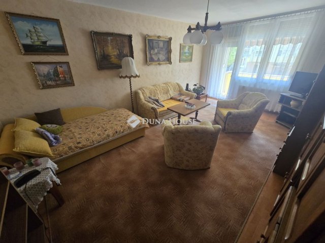 Eladó téglalakás, Baján, Kodály Zoltán utcában 40.8 M Ft