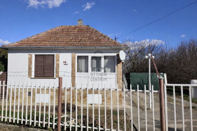 Eladó nyaraló, Zalakaroson 26.3 M Ft, 3 szobás