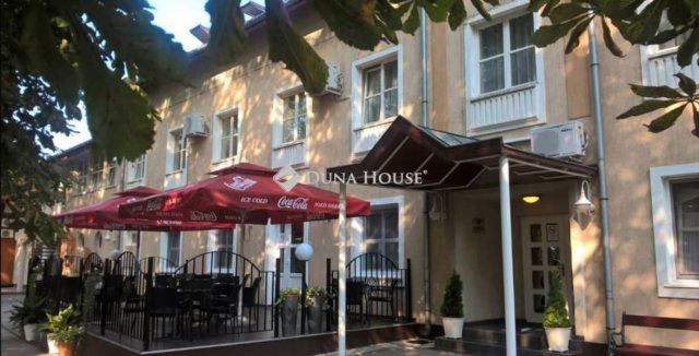 Eladó hotel, Tolnán 590 M Ft, 31 szobás / költözzbe.hu