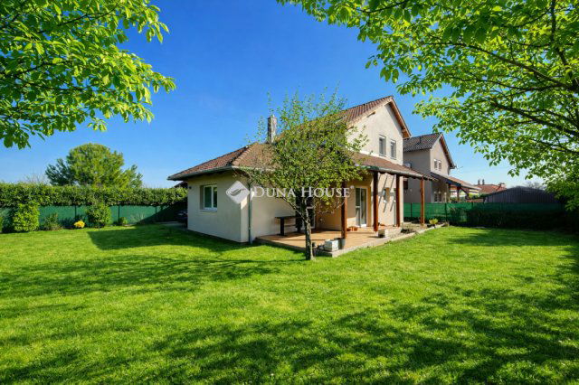 Eladó ikerház, Sopronban 108.5 M Ft, 4 szobás