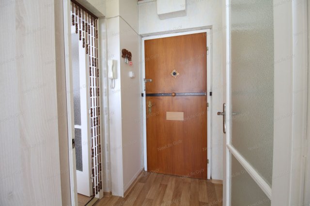 Eladó panellakás, Mosonmagyaróváron 38.5 M Ft, 2 szobás