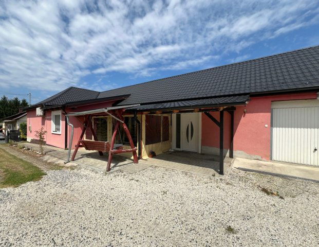 Eladó családi ház, Lakhegyen 69.99 M Ft, 4 szobás
