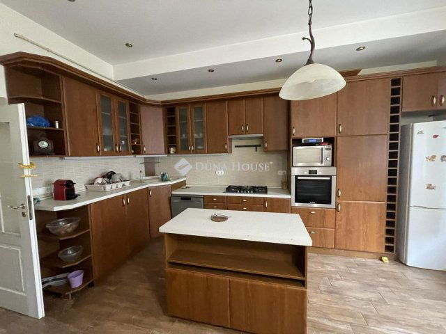 Kiadó téglalakás, albérlet, Szegeden 220 E Ft / hó, 3 szobás