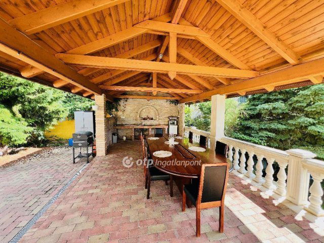 Eladó családi ház, Budapesten, XVI. kerületben 236 M Ft