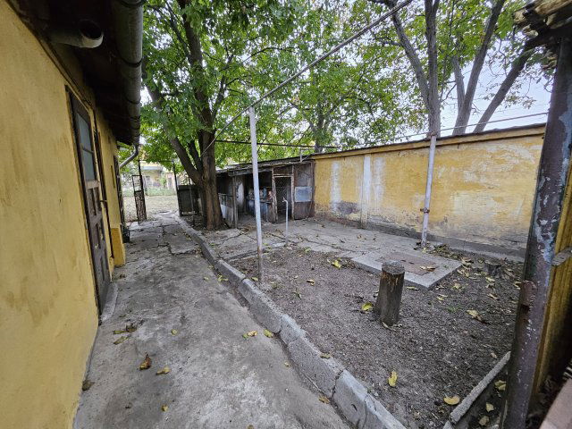 Eladó családi ház, Szegeden 49.9 M Ft, 2 szobás