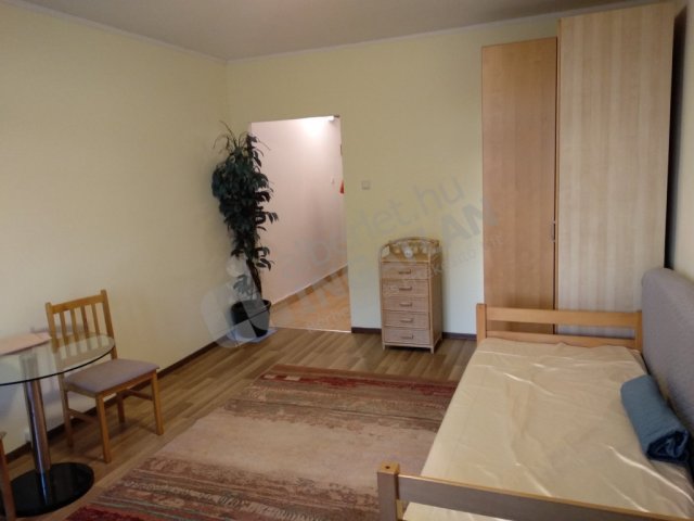 Kiadó panellakás, albérlet, VIII. kerületben, Práter utcában