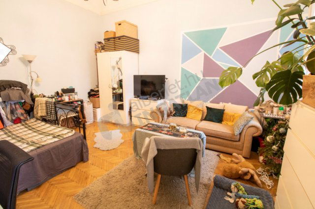 Eladó téglalakás, Budapesten, VIII. kerületben, Pál utcában