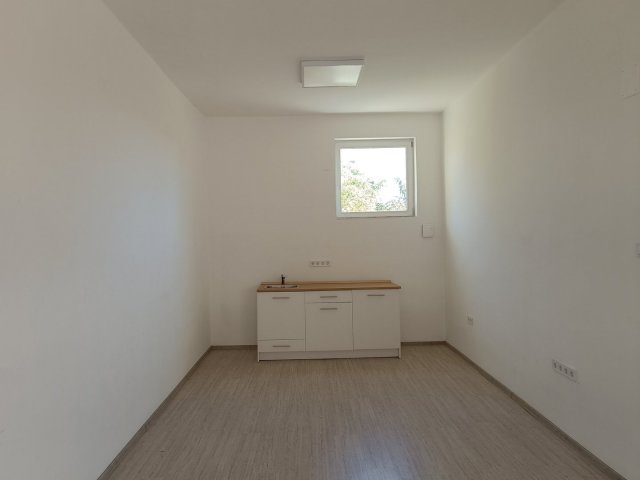 Kiadó iroda, Egerben 159 E Ft / hó, 1 szobás