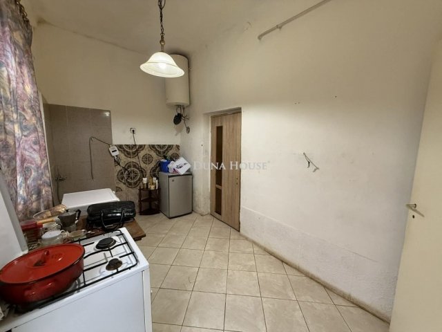 Eladó családi ház, Nagykőrösön 9.9 M Ft, 1 szobás