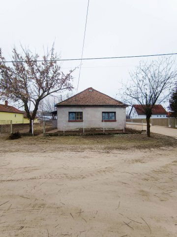 Eladó családi ház, Bugacon 18.5 M Ft, 2 szobás