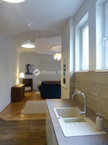 Eladó téglalakás, Budapesten, II. kerületben 147 M Ft, 2 szobás