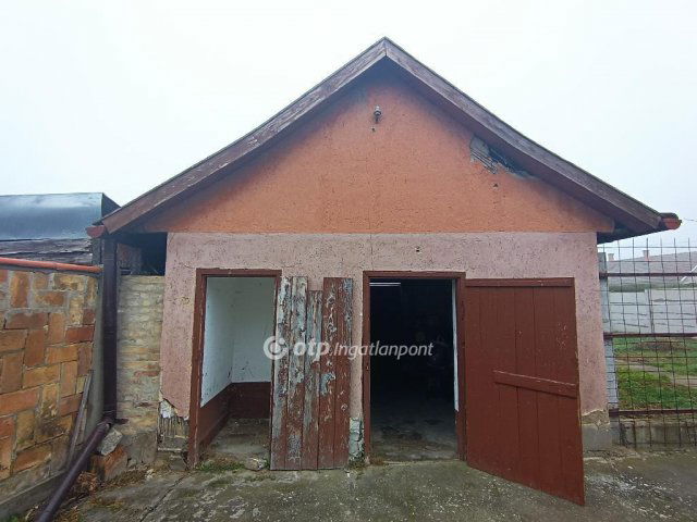 Eladó családi ház, Nagykátán 65 M Ft, 2 szobás