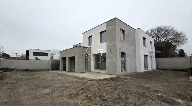 Eladó ikerház, Szegeden 142 M Ft, 5 szobás / költözzbe.hu