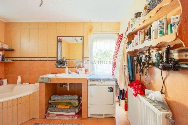 Eladó családi ház, Üllőn 109.9 M Ft, 5 szobás