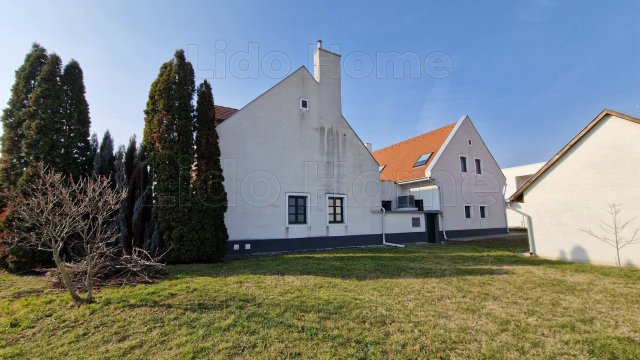 Eladó üzlethelyiség, Sopronkövesden 180 M Ft