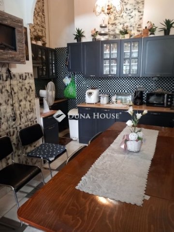 Eladó téglalakás, Budapesten, VII. kerületben 65 M Ft, 2 szobás