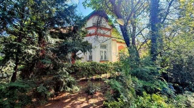 Eladó családi ház, Budapesten, XVI. kerületben 360 M Ft