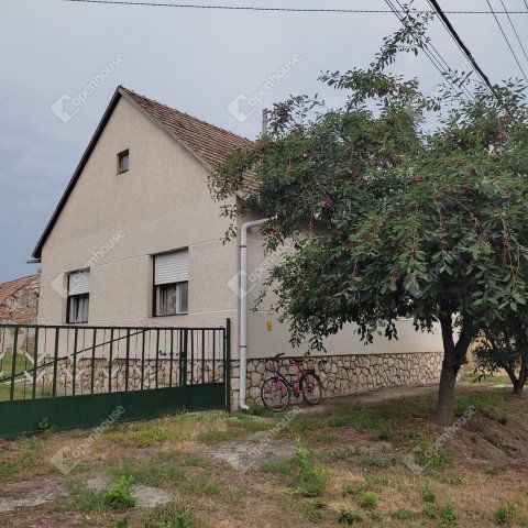 Eladó családi ház, Szergényen 16.9 M Ft, 3 szobás