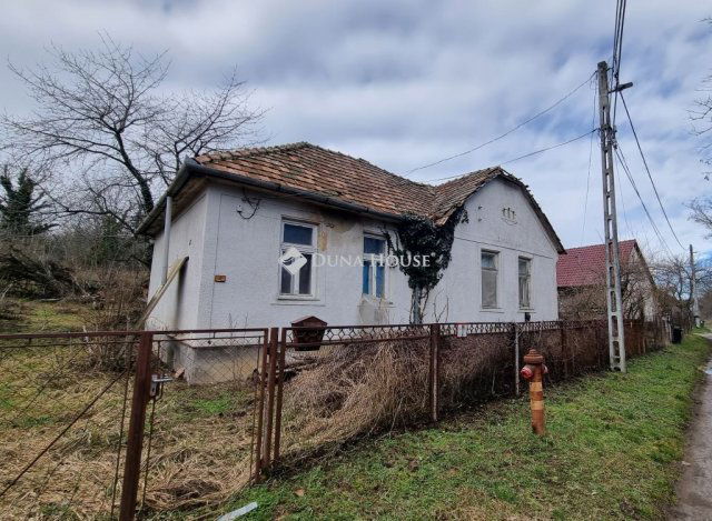 Eladó családi ház, Telekin 25 M Ft, 2 szobás