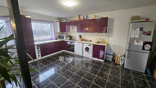 Eladó családi ház, Farmoson 36.9 M Ft, 4 szobás