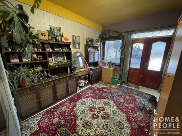 Eladó családi ház, Szegeden 64.99 M Ft, 5 szobás