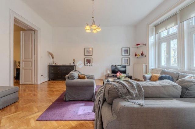 Eladó téglalakás, Budapesten, VI. kerületben 165 M Ft, 5 szobás