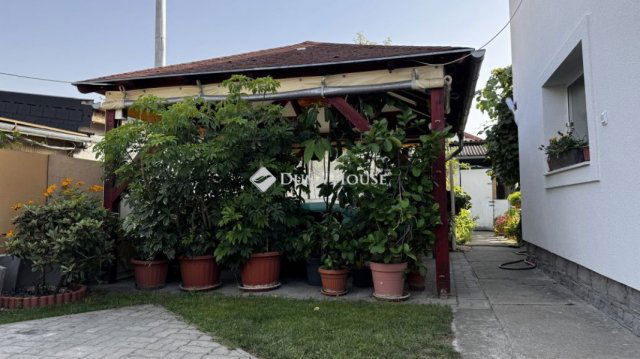 Eladó családi ház, Tökölön 94.9 M Ft, 7 szobás