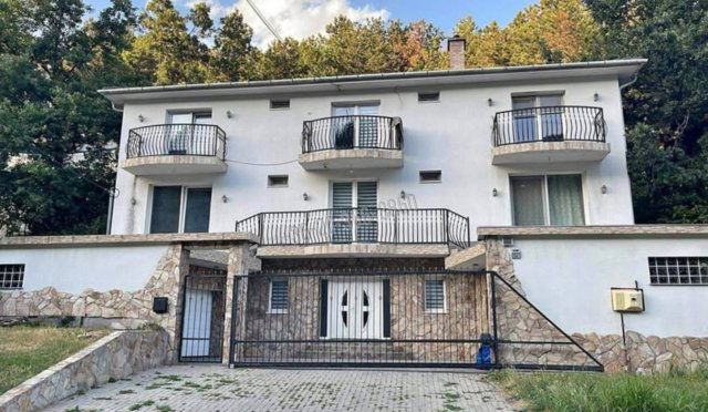 Eladó családi ház, Diósdon 350 M Ft, 6 szobás