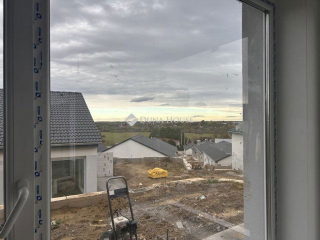 Eladó téglalakás, Teskándon 65 M Ft, 4 szobás