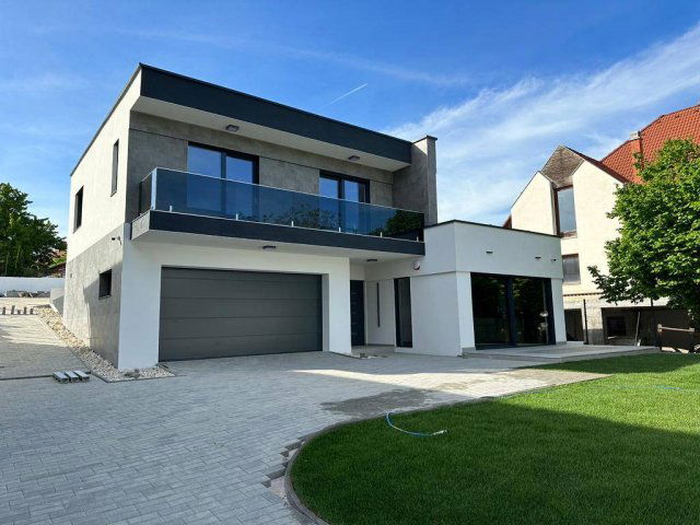 Eladó családi ház, Székesfehérvárott 199 M Ft, 3 szobás