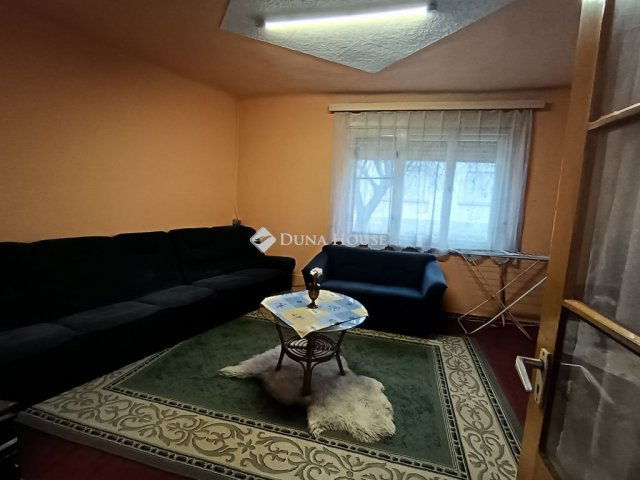 Eladó családi ház, Cegléden 34.9 M Ft, 3 szobás
