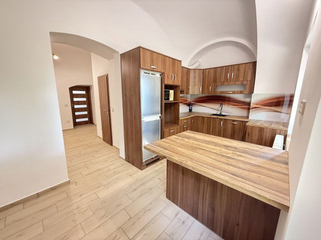 Eladó téglalakás, Pakson 69.9 M Ft, 3 szobás