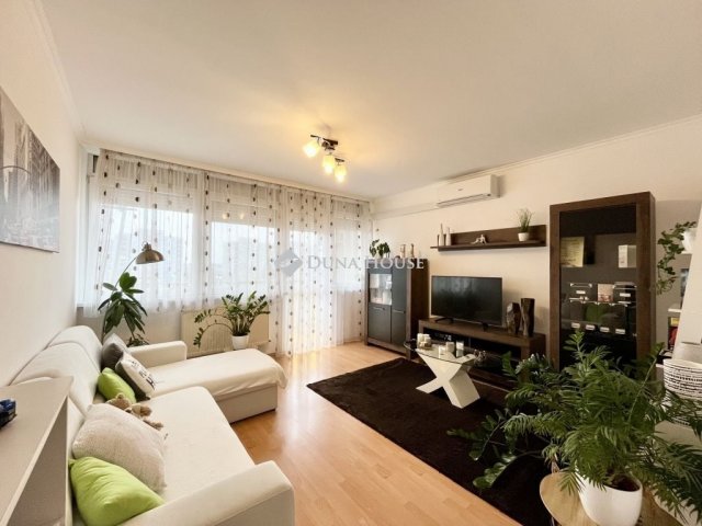 Eladó téglalakás, Nyíregyházán 45 M Ft, 2 szobás