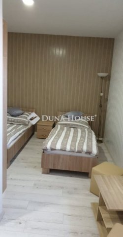 Eladó családi ház, Zalaegerszegen 189 M Ft, 8 szobás