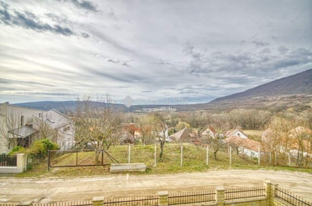 Eladó családi ház, Pilisszentkereszten 279.9 M Ft, 5 szobás