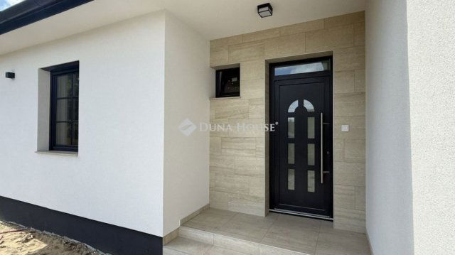 Eladó családi ház, Kecskeméten 94.99 M Ft, 5 szobás